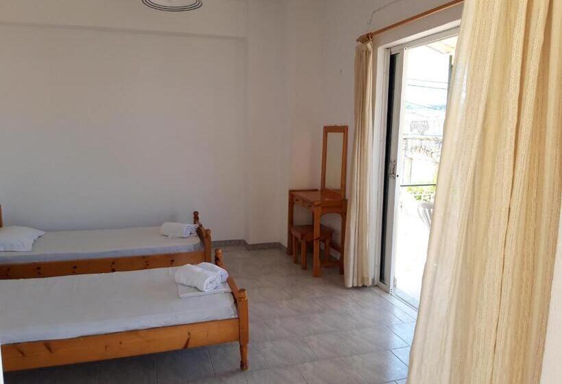 Economy Quadruple Room, Antony S Complex