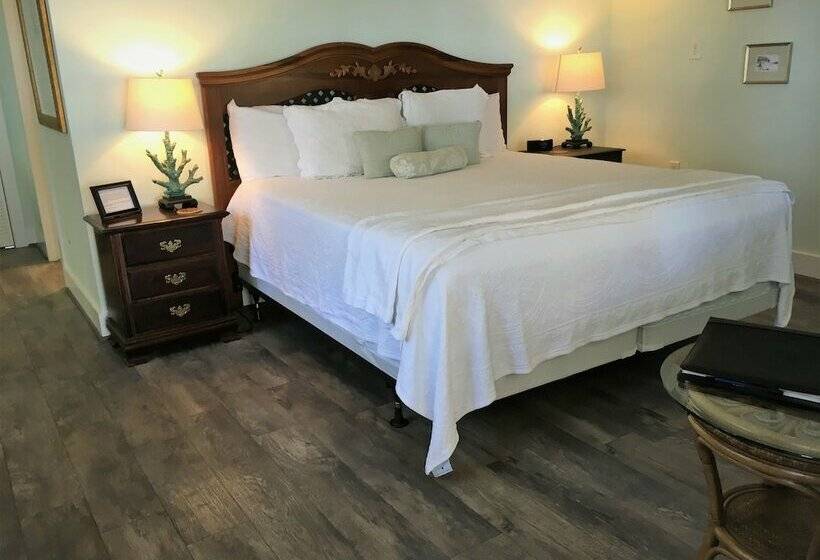 سوئیت پریمیوم, Cuthbert House