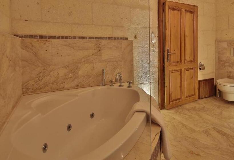 جناح سوبيريور, Golden Cave Suites