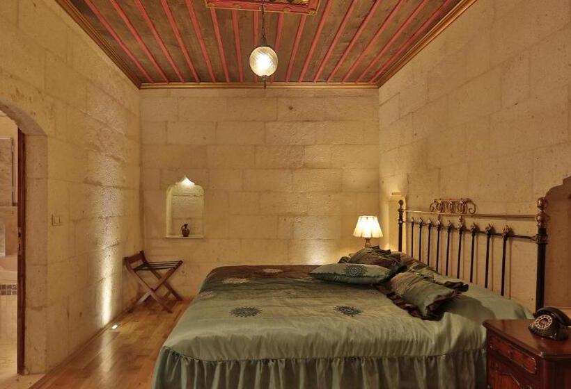 جناح سوبيريور, Golden Cave Suites