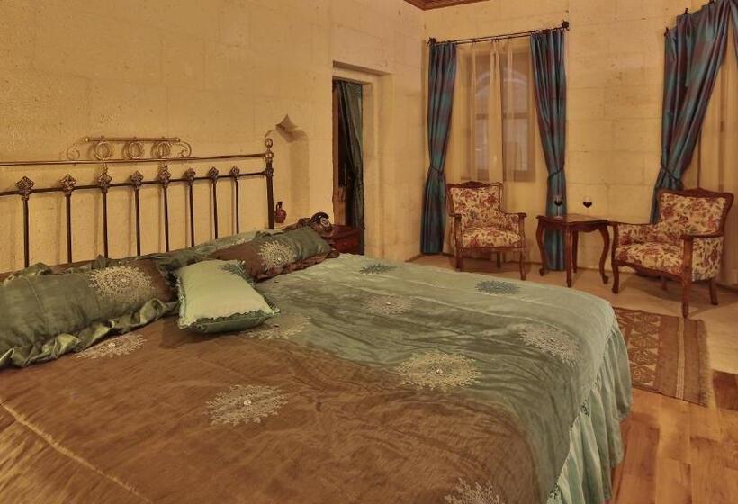 سوییت سوپریور, Golden Cave Suites