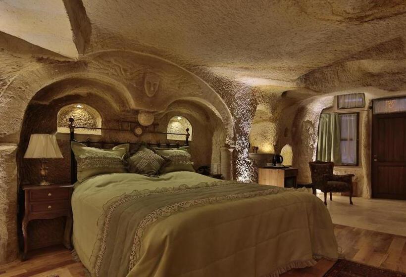 جناح سوبيريور, Golden Cave Suites