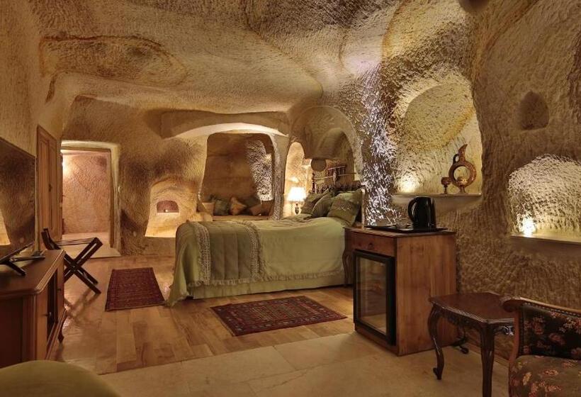 جناح سوبيريور, Golden Cave Suites