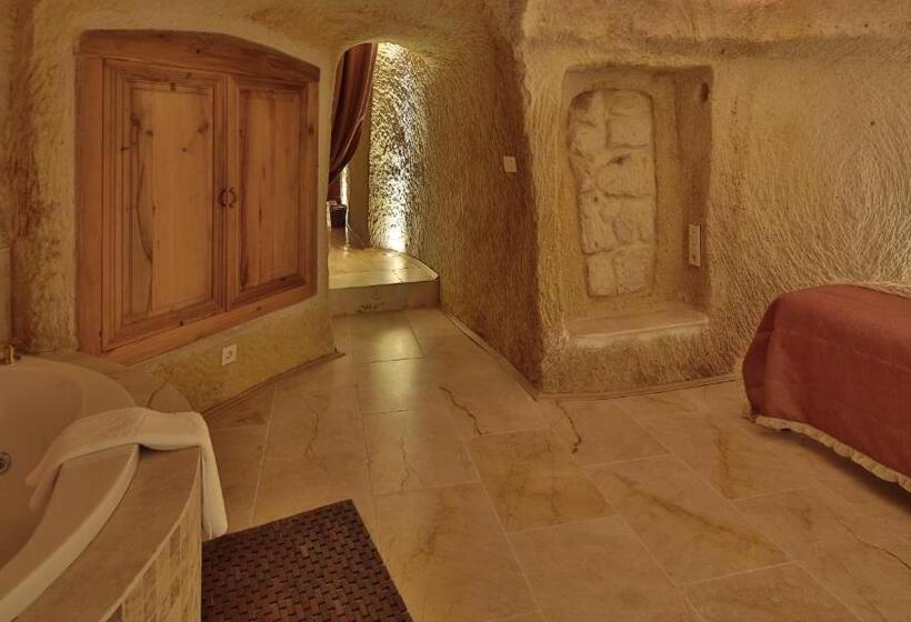 جناح ملكى, Golden Cave Suites