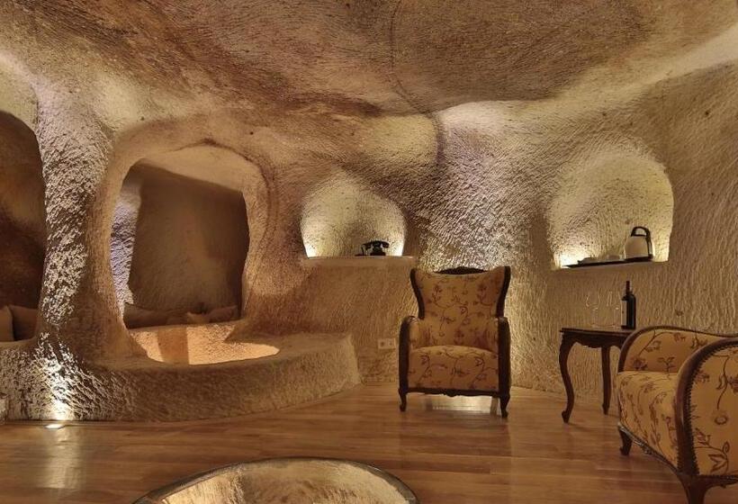 Suite Royale, Golden Cave Suites