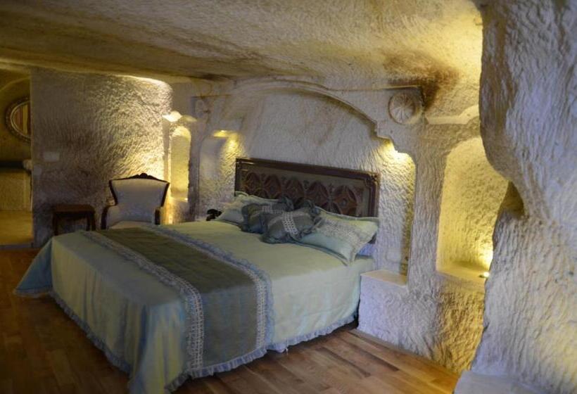 جناح سوبيريور, Golden Cave Suites