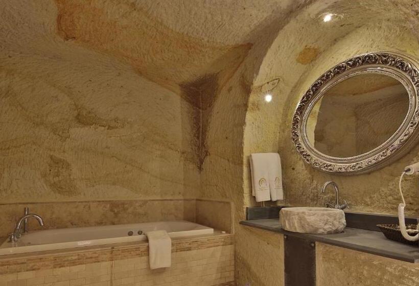 جناح سوبيريور, Golden Cave Suites