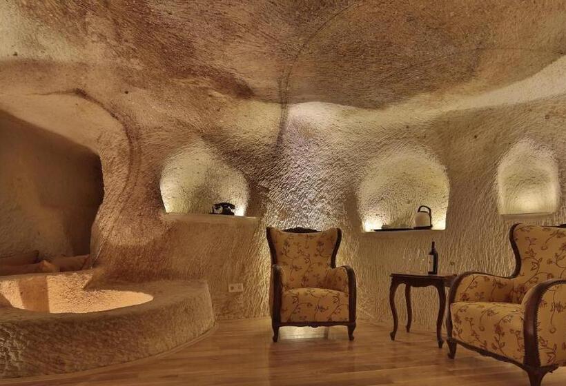 جناح ملكى, Golden Cave Suites