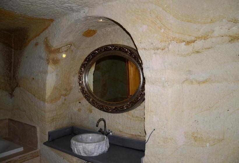 جناح سوبيريور, Golden Cave Suites