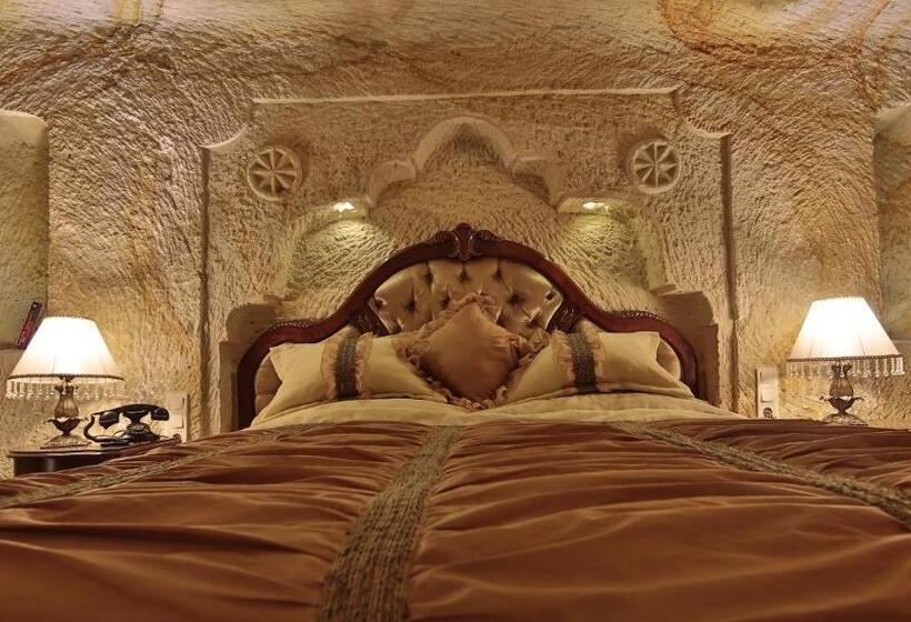 سوییت سوپریور, Golden Cave Suites