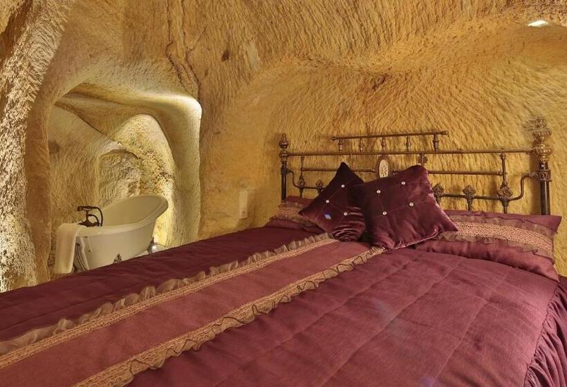 جناح ملكى, Golden Cave Suites