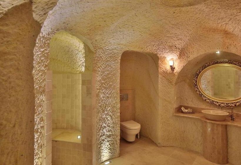 جناح ملكى, Golden Cave Suites