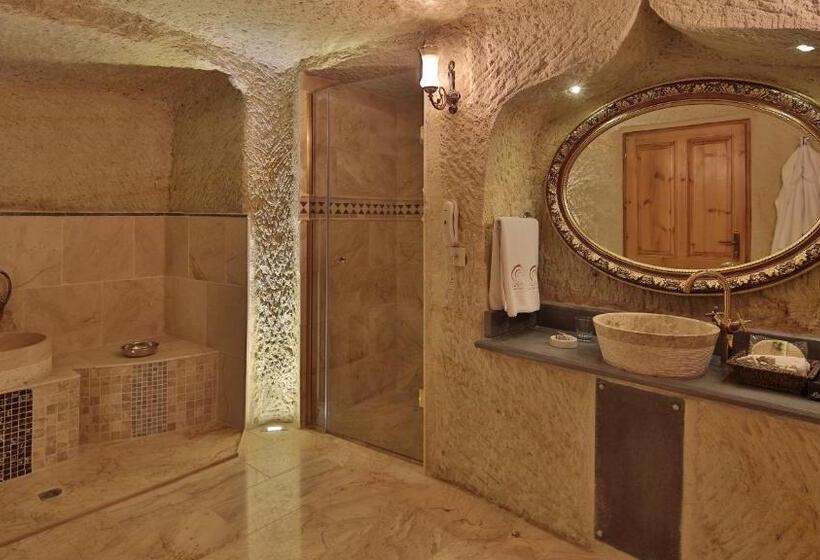 سوئیت رویال, Golden Cave Suites