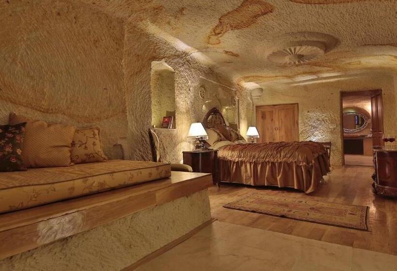 جناح سوبيريور, Golden Cave Suites