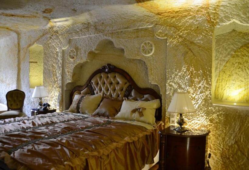 سوییت سوپریور, Golden Cave Suites