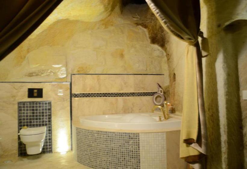 جناح ملكى, Golden Cave Suites