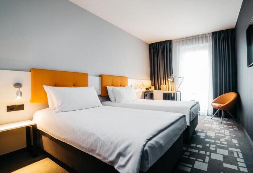 اتاق استاندارد, Q Hotel Kraków