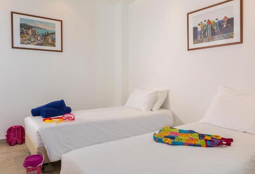 اتاق خانوادگی, Asterias Beach Resort