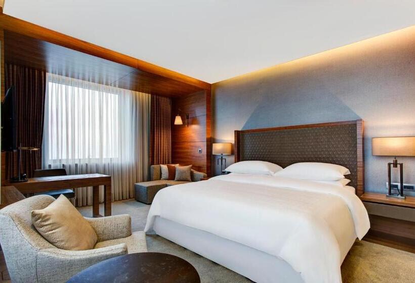 Deluxe Room King Size Bed, Sheraton Grand Samsun