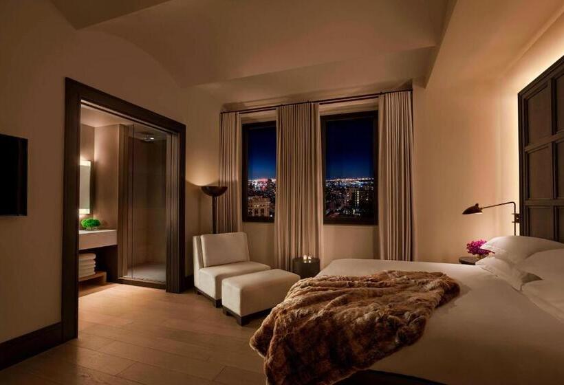 Deluxe Room King Bed & City View, The New York Edition