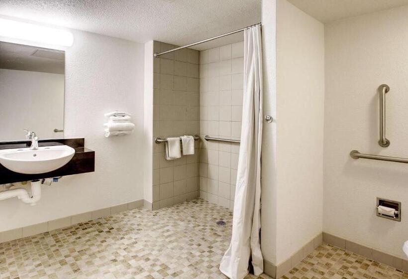 חדר סטנדרט מותאם לאדם עם מוגבלויות, Motel 6ogden, Ut  Riverdale