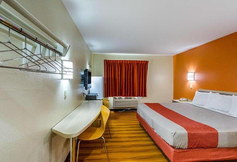 اتاق استاندارد با تخت بزرگ, Motel 6urbana, Il
