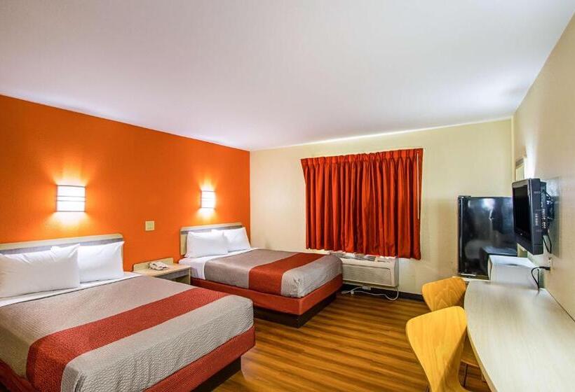 اتاق استاندارد چهار تخته, Motel 6urbana, Il