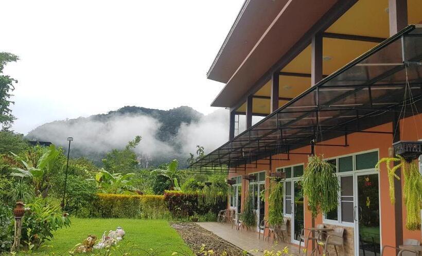اتاق استاندارد با چشم‌انداز کوهستان, Khao Sok Country Resort