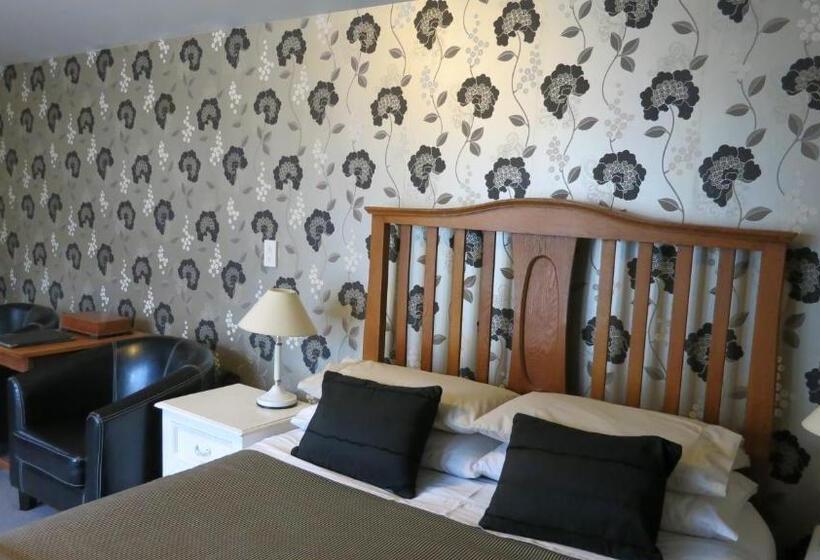 اتاق استاندارد با چشم‌انداز باغ, Cheltenham House