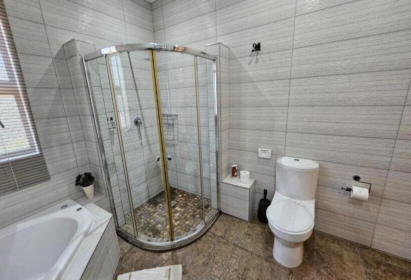 اتاق لوکس با وان آب گرم, Leopard Corner Lodge