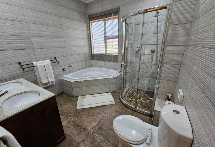 اتاق لوکس با وان آب گرم, Leopard Corner Lodge