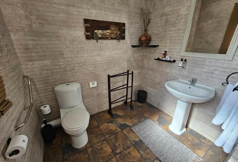 اتاق خانوادگی, Leopard Corner Lodge