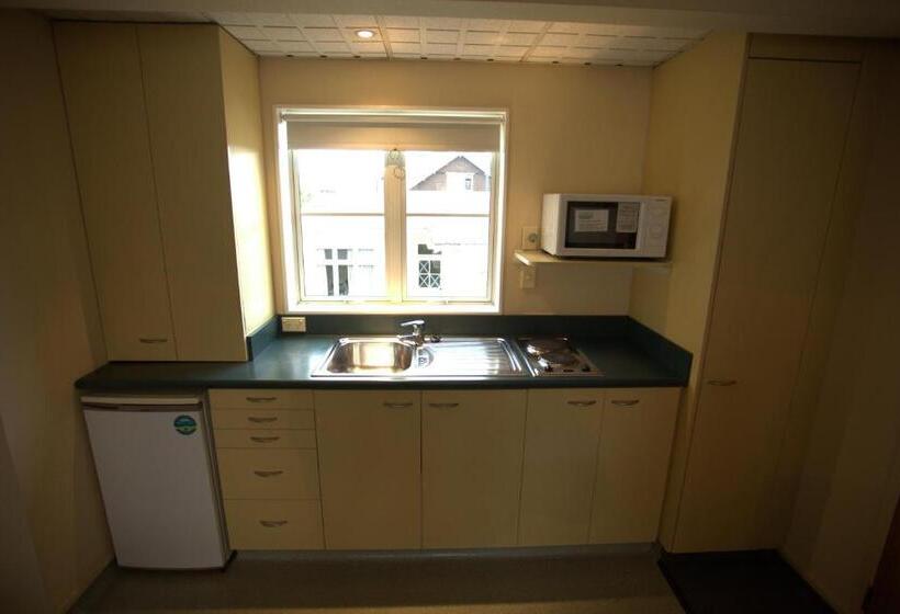 1 Bedroom Apartment, Birchwood Manor Motel