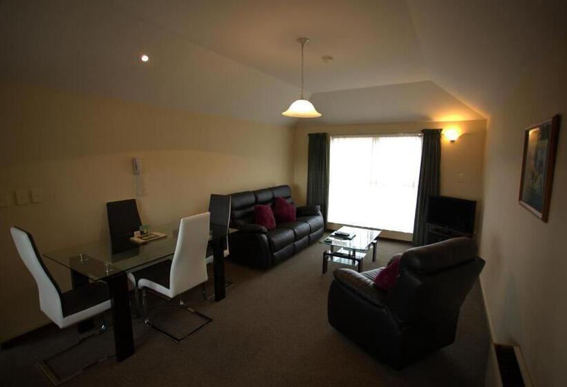 1 Bedroom Apartment, Birchwood Manor Motel