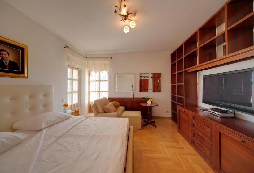 اتاق لوکس با بالکن, Boutique Hotel Villa Vulin