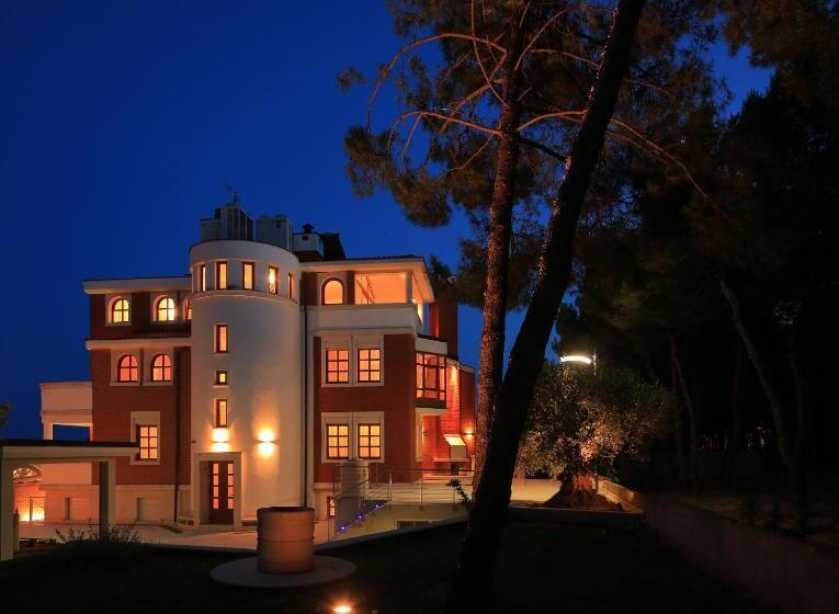 اتاق لوکس با بالکن, Boutique Hotel Villa Vulin