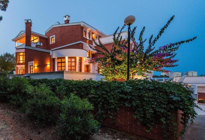اتاق لوکس با بالکن, Boutique Hotel Villa Vulin