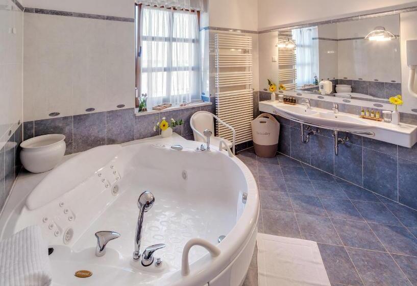 سوئیت با بالکن, Boutique Hotel Villa Vulin