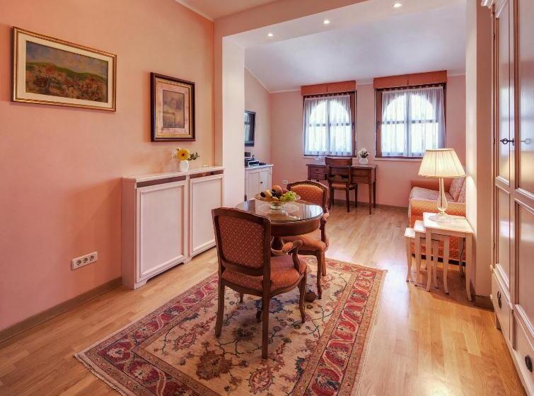 سوئیت با بالکن, Boutique Hotel Villa Vulin