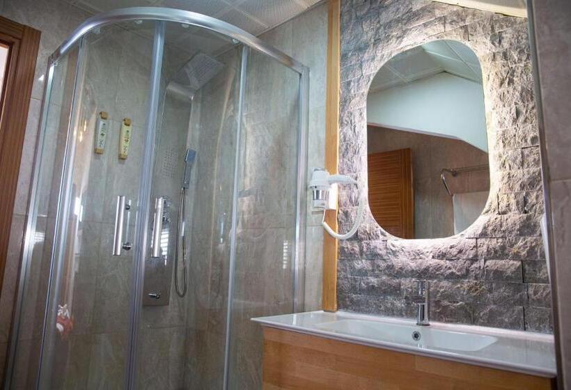 Deluxe Suite King Bed, Emirtimes Hotel Kadıköy