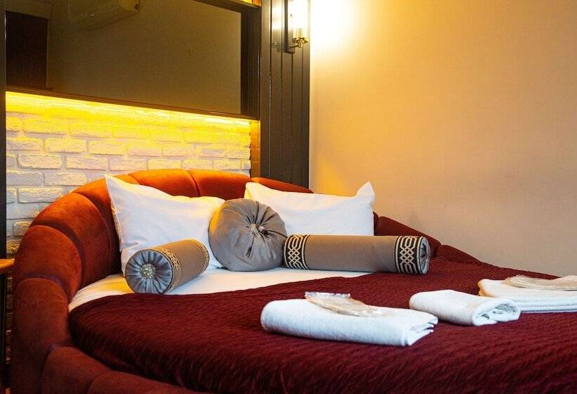 سوییت جونیور, Emirtimes Hotel Kadıköy