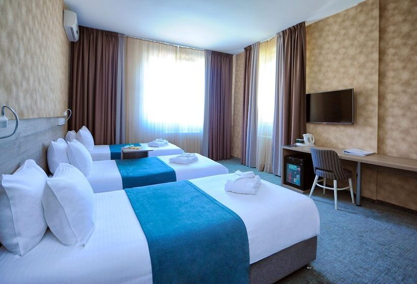 اتاق استاندارد سه نفره, Garni Hotel Mint