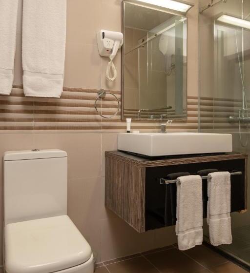 Habitació Deluxe, Golden Tulip Dar Es Salaam City Center