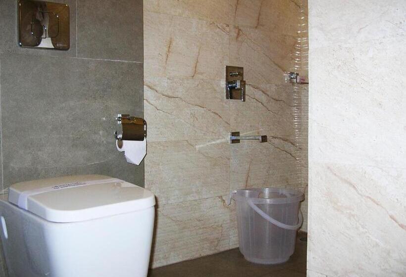 اتاق لوکس, Harsha Residency