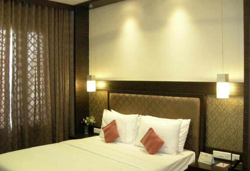 اتاق لوکس, Harsha Residency