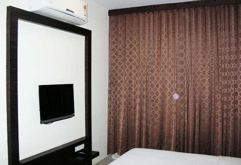 اتاق لوکس, Harsha Residency