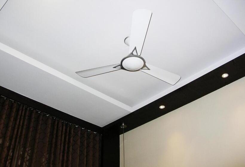 اتاق لوکس, Harsha Residency