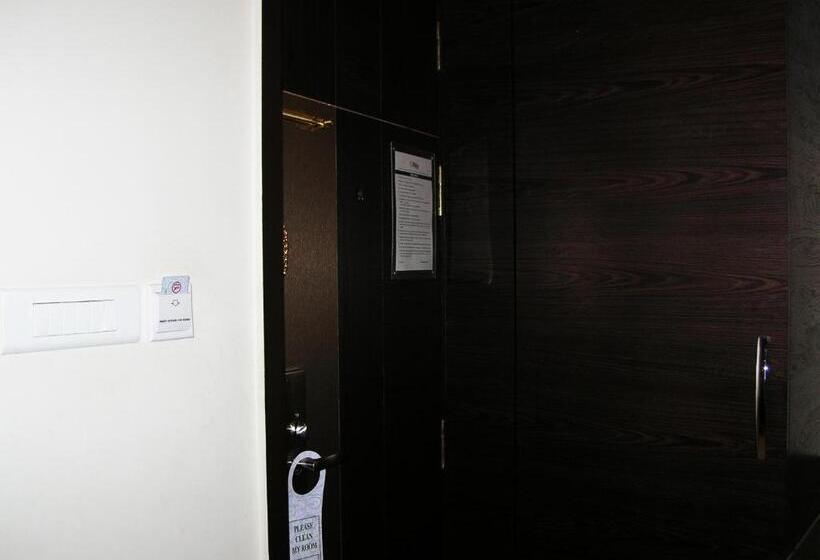 اتاق لوکس, Harsha Residency