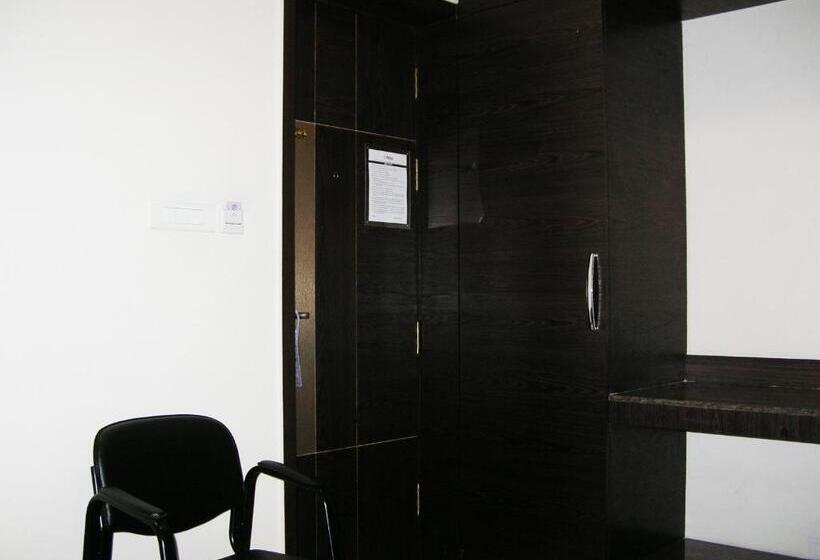 اتاق لوکس, Harsha Residency