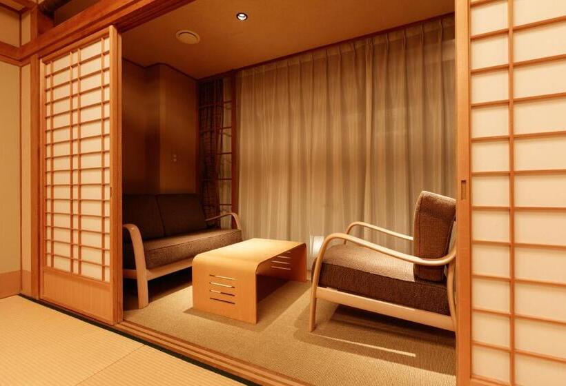 اتاق لوکس, Hatori